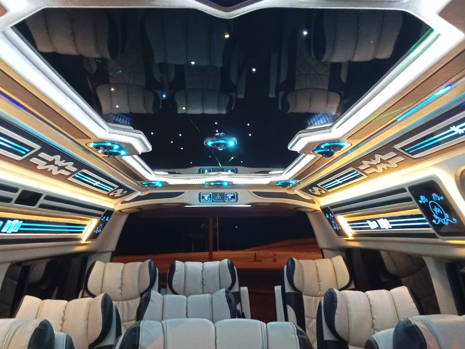 Taxi van 2